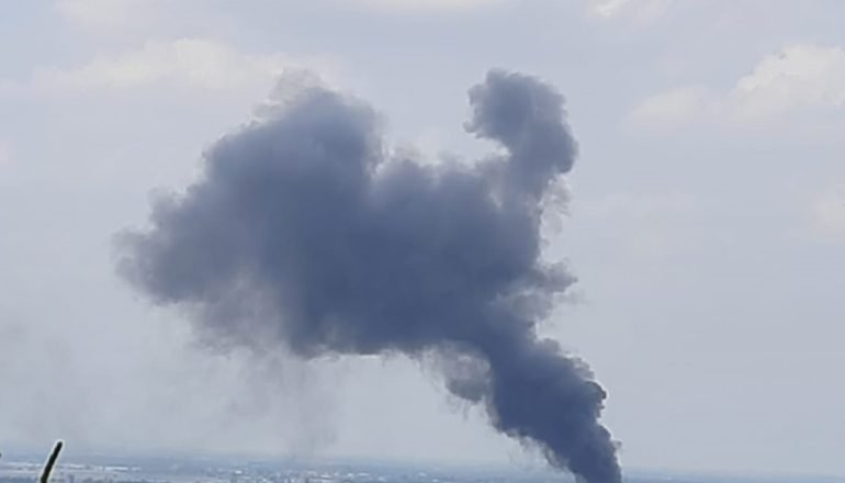In fiamme un capannone di un’azienda agricola tra Conzano e Occimiano: al lavoro i Vigili del Fuoco