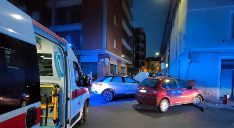 Scontro tra due auto all’incrocio tra via San Pio V e via Plana ad Alessandria: nessun ferito