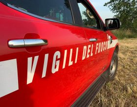 Incendio sterpaglie in località Pradella ad Arquata Scrivia. Sul posto i Vigili del Fuoco