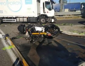 Incidente a Castelceriolo: camion contro moto. Una persona gravissima