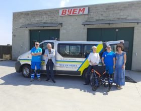 Una nuova carrozzina per trasporto disabili donata alla Misericordia