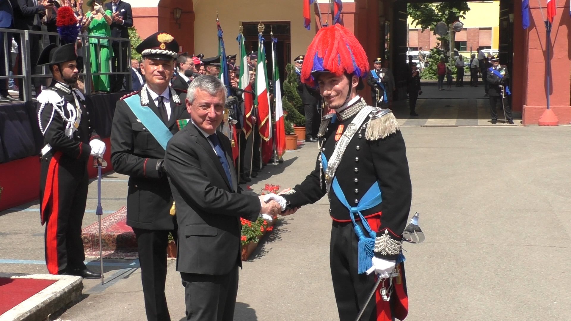 Alle celebrazioni dei 208 anni della Fondazione dei Carabinieri gli encomi ai militari più meritevoli