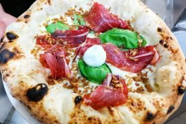 La pizza al Pata Negra di Briatore e quell’esperienza tutta alessandrina. “Venderla a 65 euro? Follia”