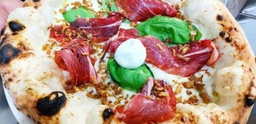 La pizza al Pata Negra di Briatore e quell’esperienza tutta alessandrina. “Venderla a 65 euro? Follia”
