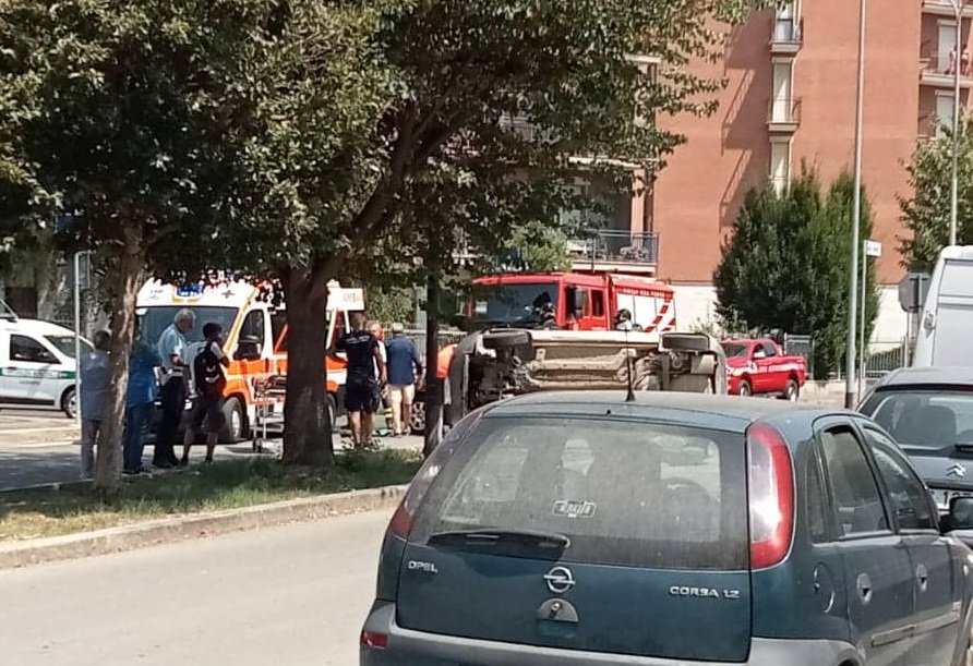 Incidente tra due auto al quartiere Cristo di Alessandria: una donna ferita ma per fortuna non è grave