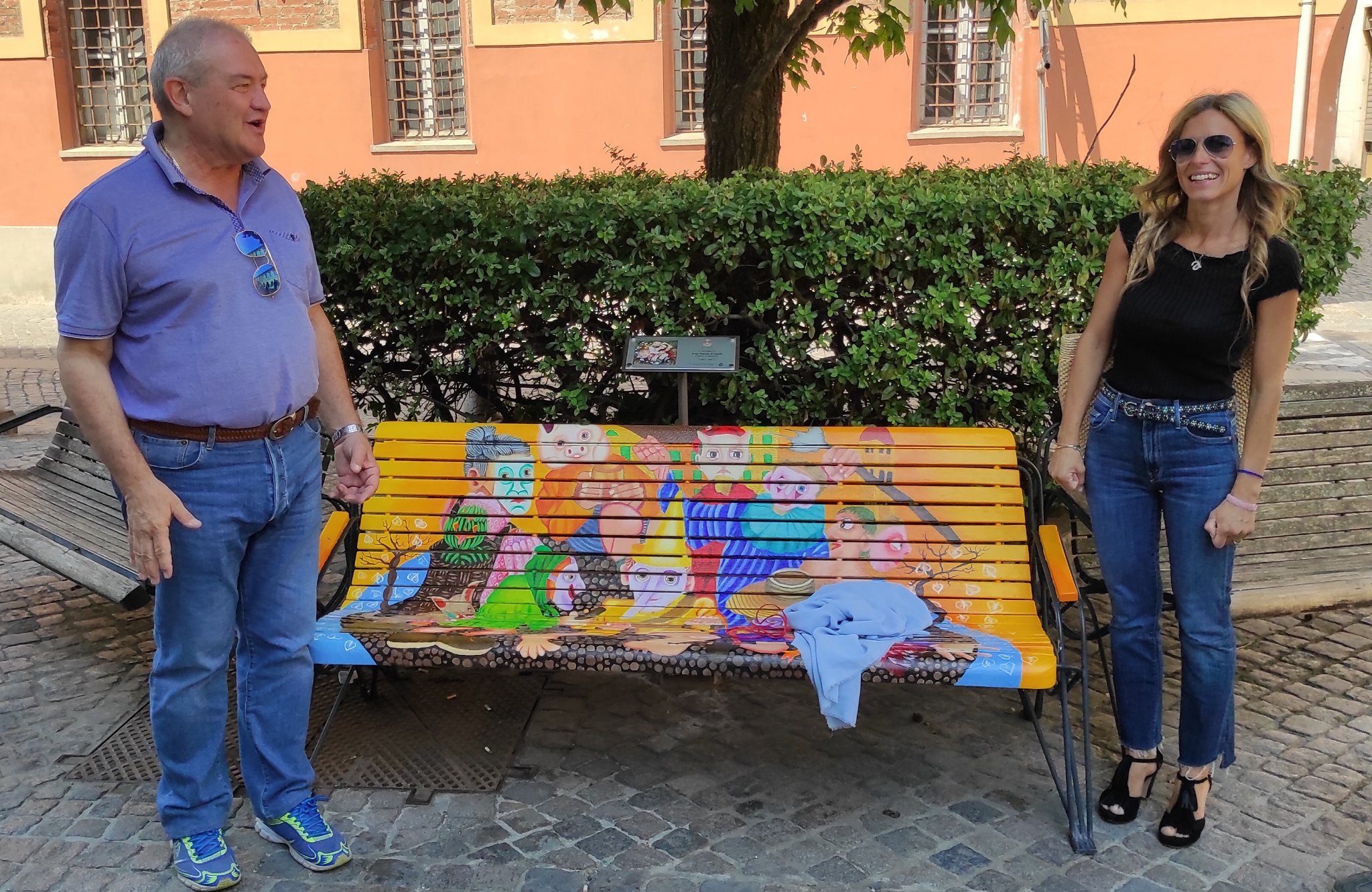 Inaugurata ufficialmente la panchina al pittore valenzano Pier Paolo Prandi