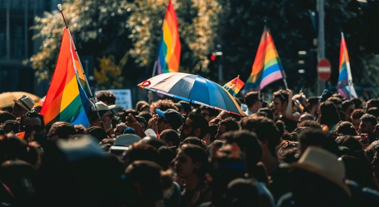Sabato l’Alessandria Pride: il percorso del corteo e le vie chiuse. Dalle 9 i primi provvedimenti viabili