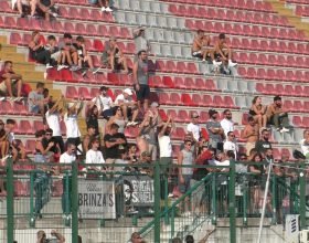 “Non mi stanco mai di te”: dalla Nord la voce dei tifosi grigi, vicini alla nuova e giovane Alessandria Calcio