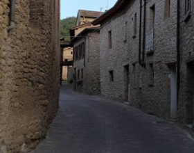 Alla scoperta delle grotte. A San Ponzo si fa trekking dopo cena