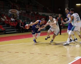 Basket: a Casale una sorprendente Novipiù batte Cantù 82-79