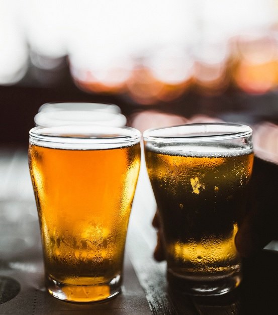 Caro-energia mette in crisi anche i birrifici: “Per ridurre i consumi facciamo la birra di notte”