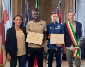 I campioni di taekwondo e nuoto Ossin e Poggio premiati in Comune: “Avete onorato Alessandria”