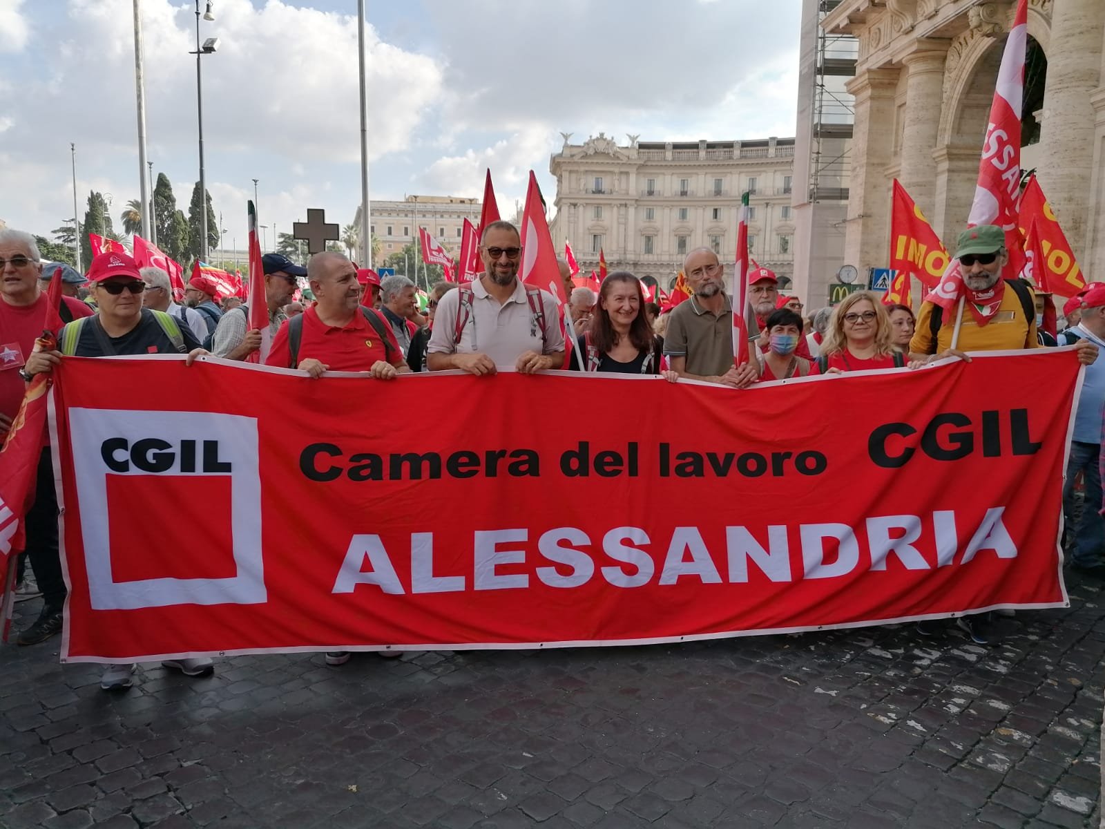 Cgil in piazza a Roma, alla manifestazione anche una delegazione della provincia: “Ascoltate il lavoro”
