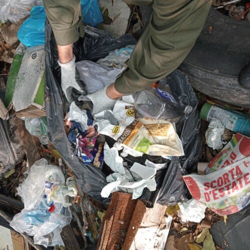 In un mese 18 sanzioni per abbandono illecito di rifiuti a Tortona