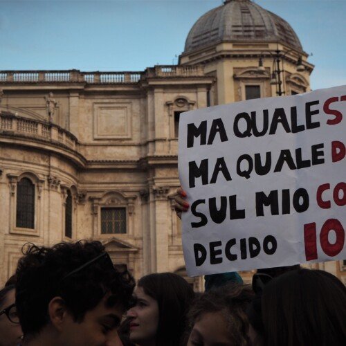 “Non una di meno” si prepara per la manifestazione di Roma: venerdì 18 un presidio ad Alessandria