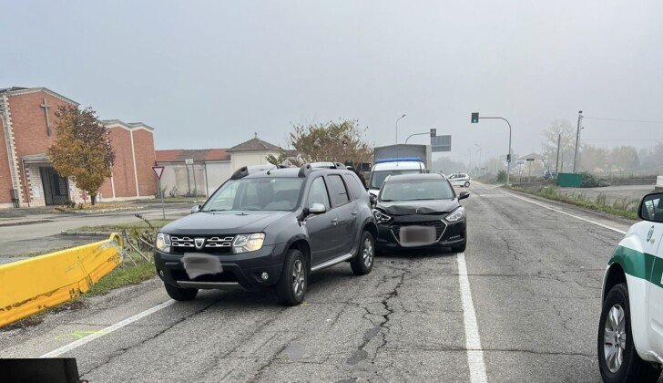Incidente a Spinetta con 4 mezzi coinvolti: riaperto il tratto stradale davanti al cimitero