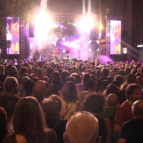 Una lunga notte di festa in piazza Marconi ad Alessandria per dare il benvenuto al 2023