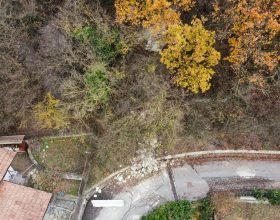Le immagini dall’alto della frana in via Tenco ad Acqui Terme