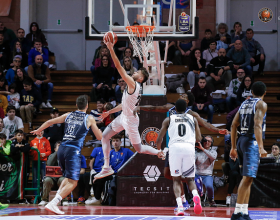 Bertram Derthona sconfitta a testa alta: Sassari vince in volata