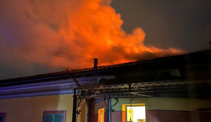Incendio a Gavi: oggi ulteriori verifiche dopo il rogo