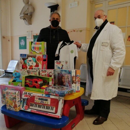 Giocattoli, origami e un presepe per l’Ospedale Infantile di Alessandria