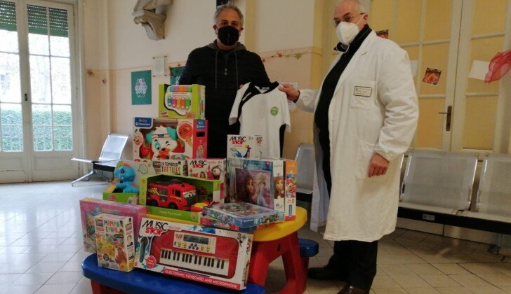 Giocattoli, origami e un presepe per l’Ospedale Infantile di Alessandria