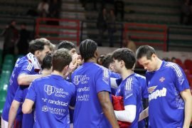 Novipiù Monferrato Basket piegata da Cremona ai supplementari. Coach Valentini: “Fa male perdere così”