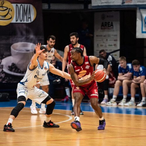 Novipiù Monferrato Basket beffata da Latina nel finale: rossoblu ko in trasferta