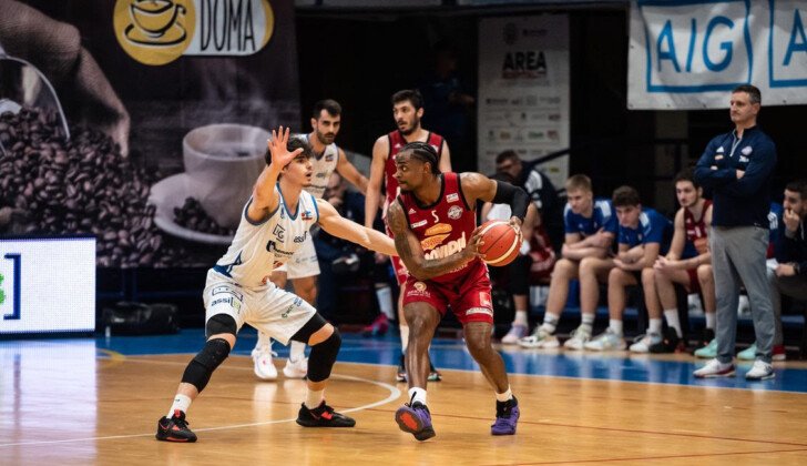Novipiù Monferrato Basket beffata da Latina nel finale: rossoblu ko in trasferta