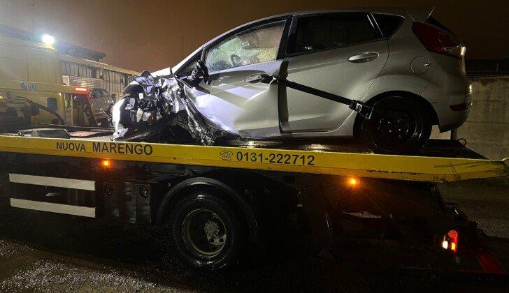 Incidente a Carentino: due auto fuori strada e un ferito lieve