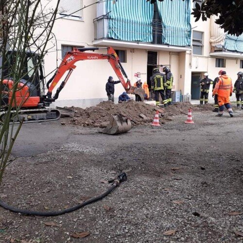 Fuga di gas in viale Brigata Ravenna ad Alessandria: perdita riparata