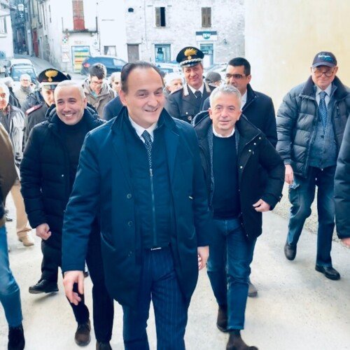 Il presidente Cirio a Ponzone rassicura su Caserma dei Carabinieri, scuolabus, Bric Berton e viabilità