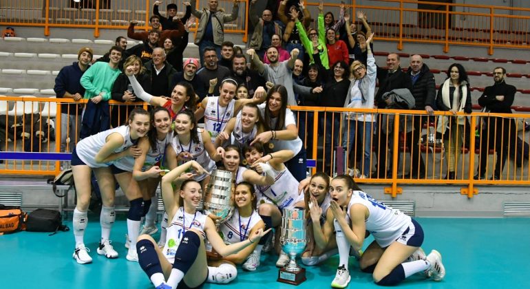 Alessandria Volley nella storia: per la prima volta una squadra cittadina alza al cielo la Coppa Piemonte