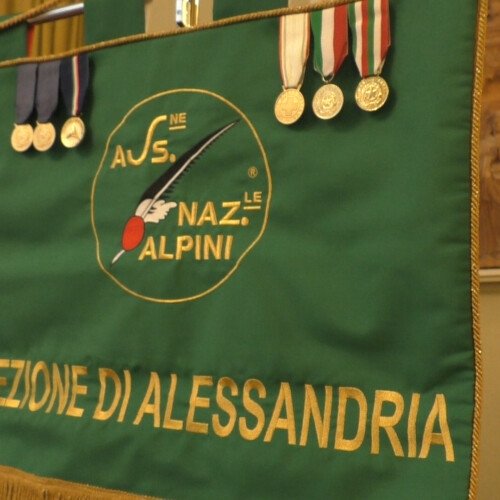 Un grande monumento agli Alpini ai giardini della stazione di Alessandria: a settembre l’inaugurazione