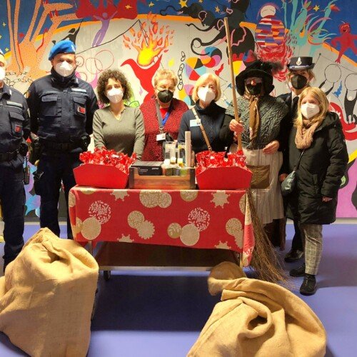 Dalla Polizia Penitenziaria giochi e dolci per i bambini ricoverati all’Infantile di Alessandria