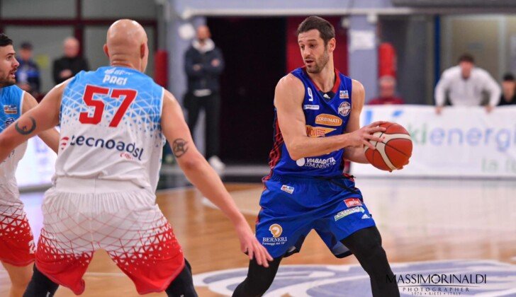 Novipiù Monferrato Basket lotta ma cede contro la capolista Cantù