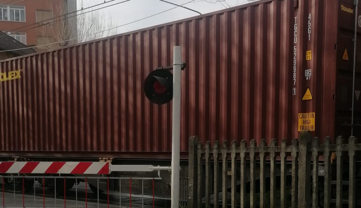 Ripartito il treno merci a Ovada: circolazione ripristinata in corso Saracco e sulla provinciale