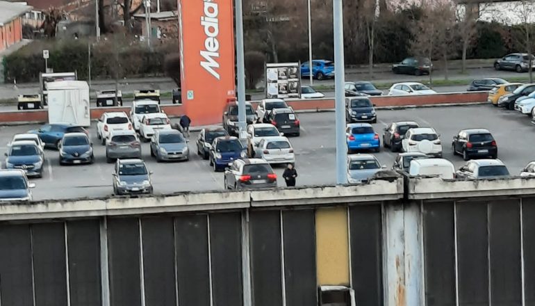 Demolito l’ex capannone Fiat, l’amarezza di un’alessandrina: “Un altro pezzo storico raso al suolo”