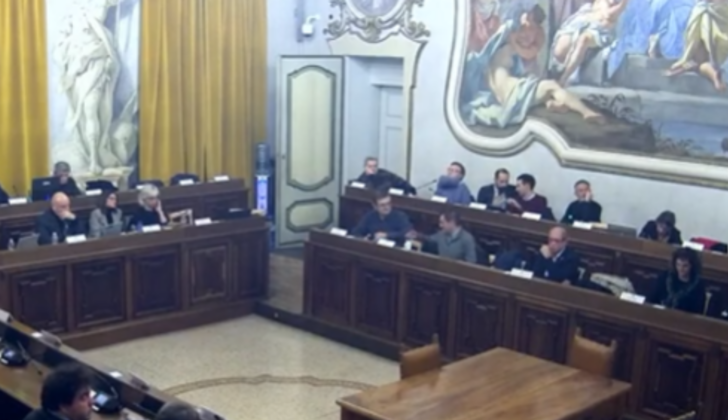 Sicurezza stradale a Pavia: le associazioni propongono soluzioni contro la sosta selvaggia