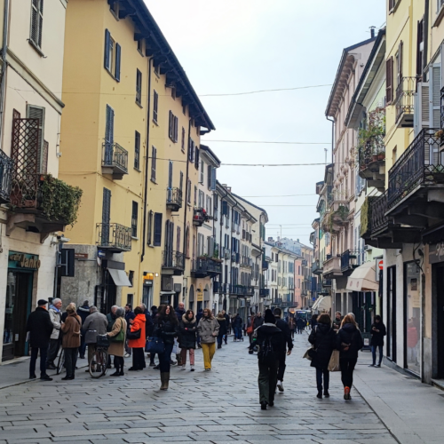 Pavia, il centro storico ha perso 159 esercizi dal 2012. Aumentano i ristoranti