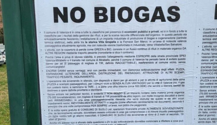 Comitato “no biogas” tappezza di manifesti la città: “Contrari ai vecchi modi di fare politica”