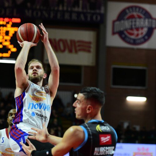 Novipiù Monferrato Basket parte forte ma poi cede a Cremona: rossoblu ancora sconfitti