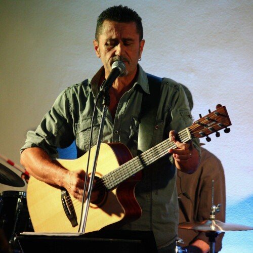 Addio a Paolo Deregibus, la voce rock del Monferrato: “Un artista di grande qualità”