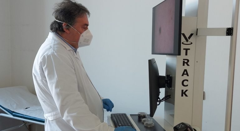 Nell’ambulatorio Lilt una moderna apparecchiatura per la diagnosi dei tumori della pelle