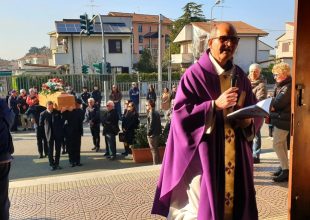 L’ultimo saluto ad Angelo Fiore, l’allenatore che ha cresciuto generazioni di calciatori