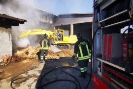 Dopo le fiamme la solidarietà: Carpeneto in soccorso dell’azienda distrutta dal fuoco