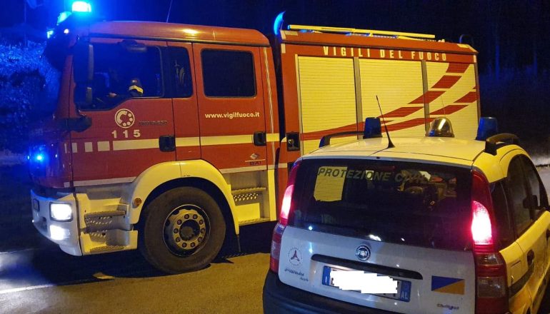 Spento l’incendio boschivo tra Ponzone e Cartosio. Evacuate due famiglie in località Fogli