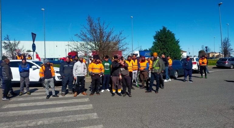 Magazzino In’S di Tortona: dopo lo sciopero scongiurato il licenziamento dei dipendenti