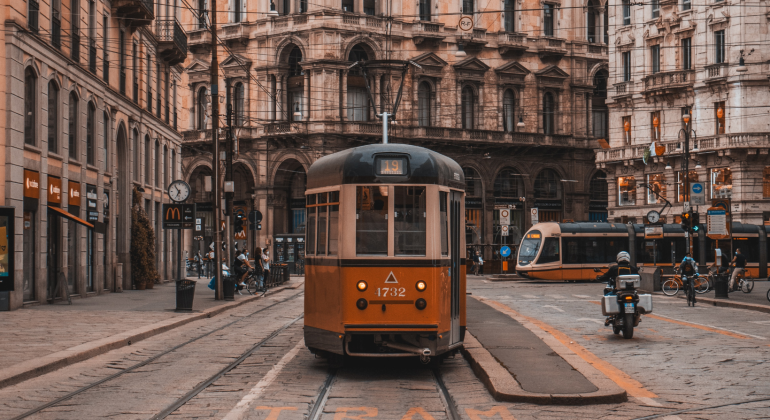 Milano: sciopero trasporto pubblico locale in corso, disagi per i pendolari