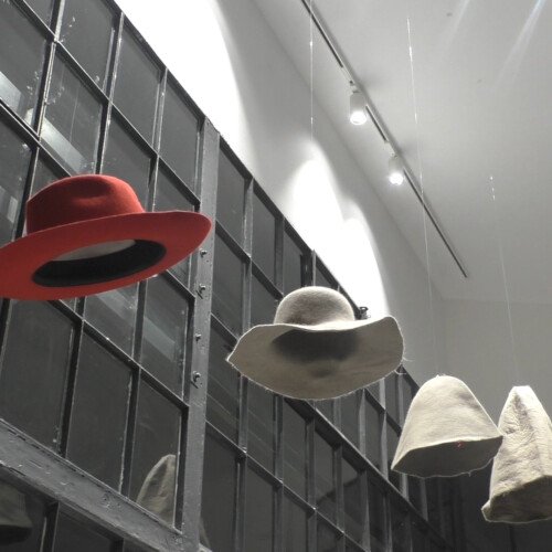 Viaggio in anteprima tra i 1400 cappelli del Museo Borsalino: “Obiettivo 10 mila visitatori in tre anni”